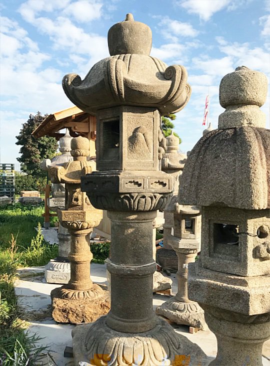 Kasuga Gata Ishidōrō, Japanese Stone Lantern - YO01010084