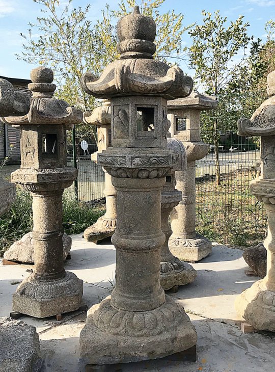 Kasuga Gata Ishidōrō, Japanese Stone Lantern - YO01010085
