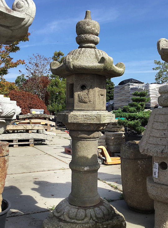 Kasuga Gata Ishidōrō, Japanese Stone Lantern - YO01010115