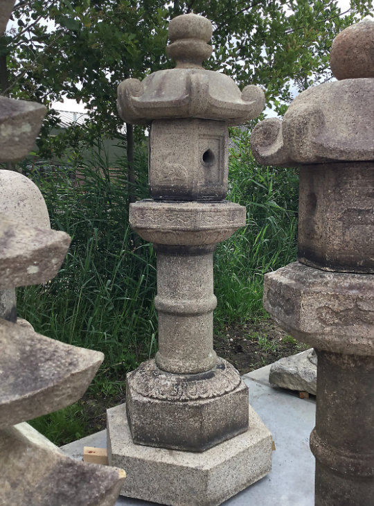 Kasuga Gata Ishidōrō, Japanese Stone Lantern - YO01010158