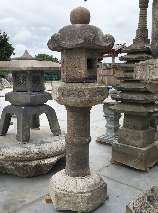 Kasuga Gata Ishidōrō, Japanese Stone Lantern - YO01010159