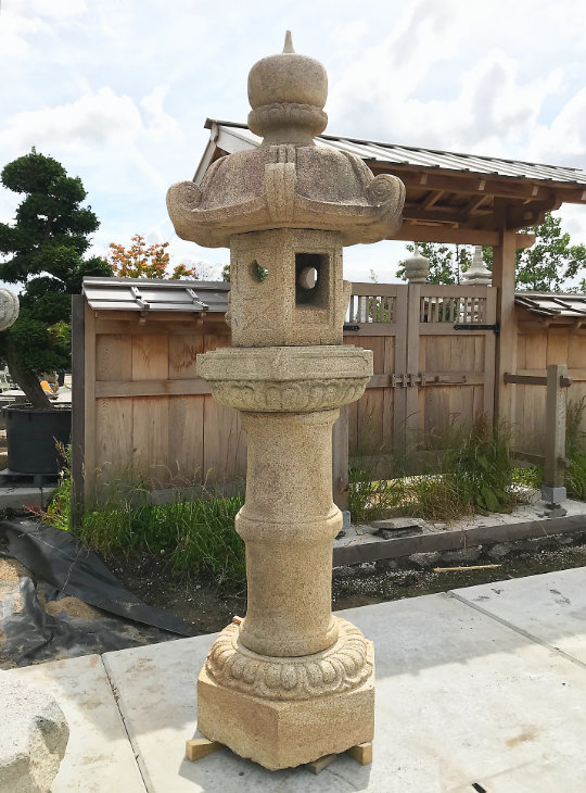 Kasuga Gata Ishidōrō, Japanese Stone Lantern - YO01010174