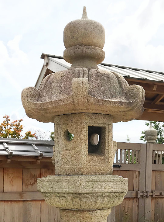 Kasuga Gata Ishidoro, Japanese Stone Lantern - YO01010174
