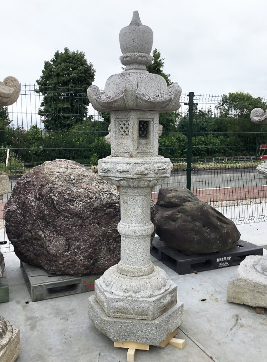 Kasuga Gata Ishidoro, Japanese Stone Lantern - YO01010176