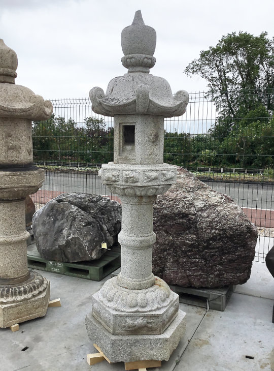 Kasuga Gata Ishidoro, Japanese Stone Lantern - YO01010176