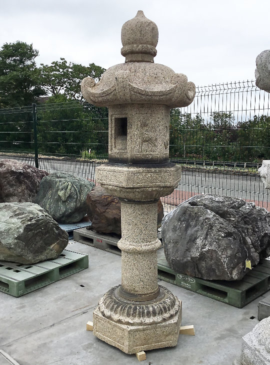 Kasuga Gata Ishidoro, Japanese Stone Lantern - YO01010177