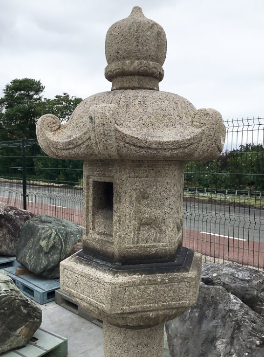Kasuga Gata Ishidoro, Japanese Stone Lantern - YO01010177