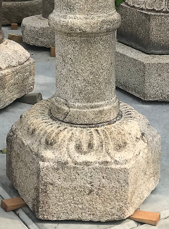 Kasuga Gata Ishidōrō, Japanese Stone Lantern - YO01010178