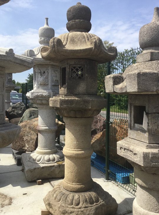 Kasuga Gata Ishidōrō, Japanese Stone Lantern - YO01010205