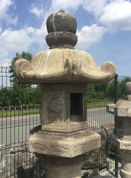 Kasuga Gata Ishidoro, Japanese Stone Lantern - YO01010205