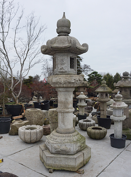Kasuga Gata Ishidōrō, Japanese Stone Lantern - YO01010235
