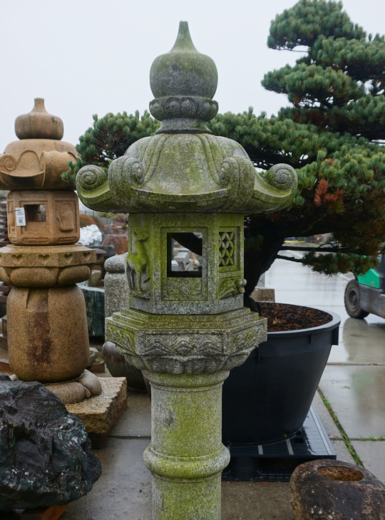 Kasuga Gata Ishidōrō, Japanese Stone Lantern - YO01010298