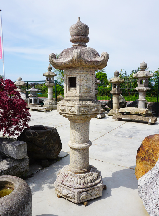 Kasuga Gata Ishidōrō, Japanese Stone Lantern - YO01010304