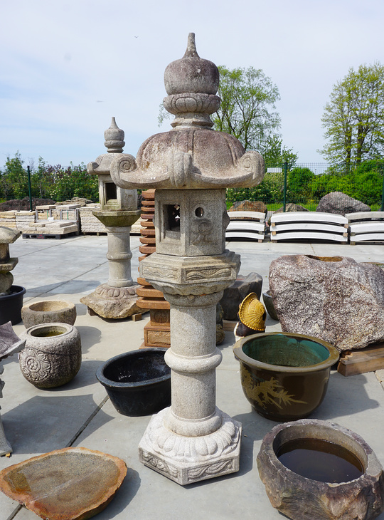 Kasuga Gata Ishidōrō, Japanese Stone Lantern - YO01010308
