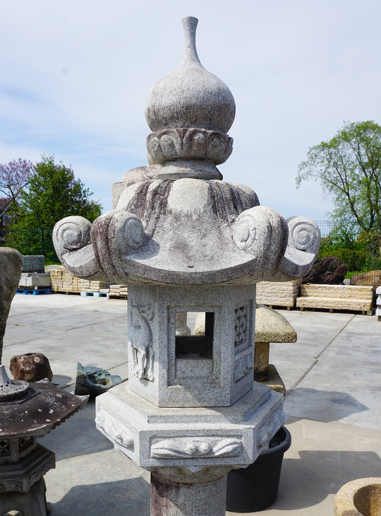 Kasuga Gata Ishidōrō, Japanese Stone Lantern - YO01010310