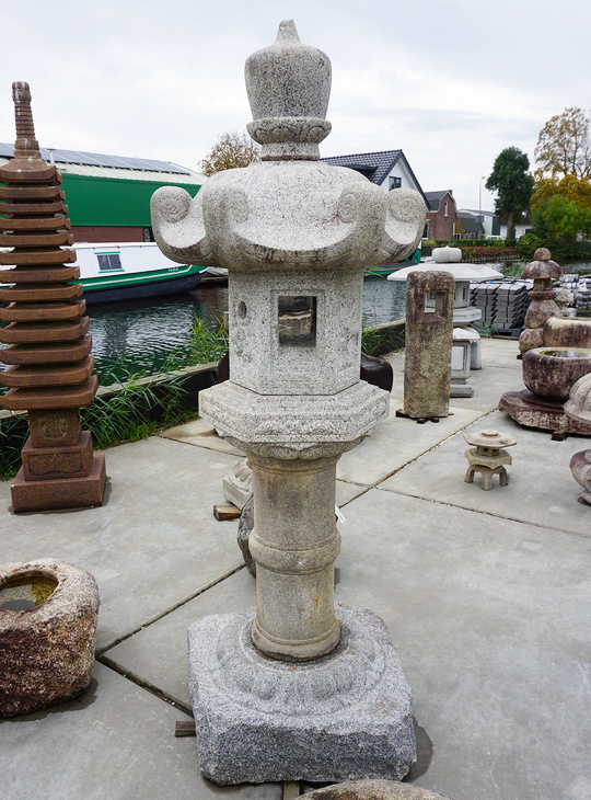 Kasuga Gata Ishidoro, Japanese Stone Lantern - YO01010328