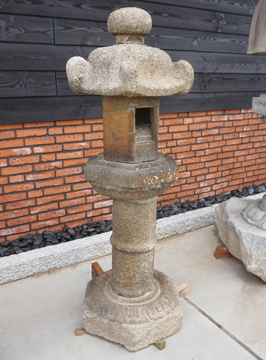 Kasuga Gata Ishidoro, Japanese Stone Lantern - YO01010454