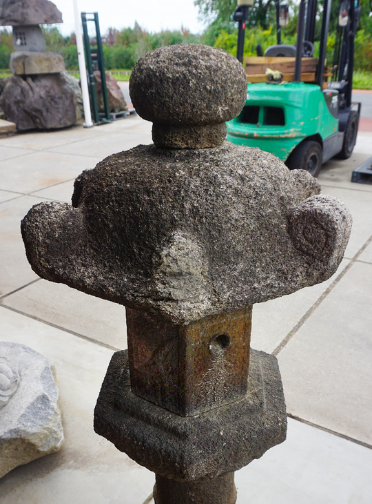 Kasuga Gata Ishidoro, Japanese Stone Lantern - YO01010454