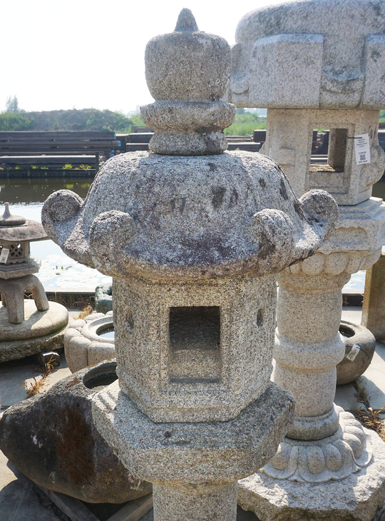 Kasuga Gata Ishidoro, Japanese Stone Lantern - YO01010472