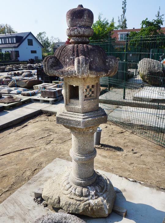 Kasuga Gata Ishidoro, Japanese Stone Lantern - YO01010474