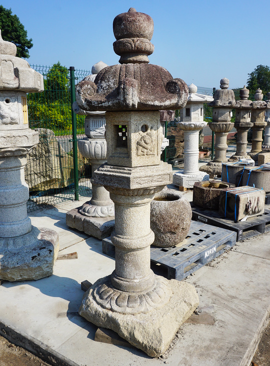 Kasuga Gata Ishidoro, Japanese Stone Lantern - YO01010474