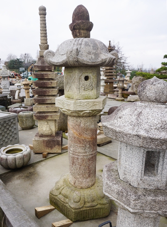 Kasuga Gata Ishidoro, Japanese Stone Lantern - YO01010519