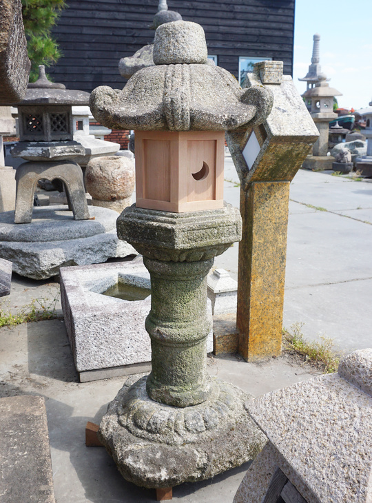 Kasuga Gata Ishidoro, Japanese Stone Lantern - YO01010520