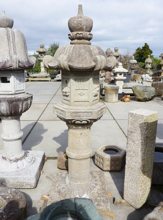 Kasuga Gata Ishidoro, Japanese Stone Lantern - YO01010546