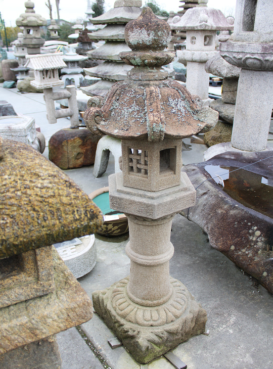 Kasuga Gata Ishidoro, Japanese Stone Lantern - YO01010593
