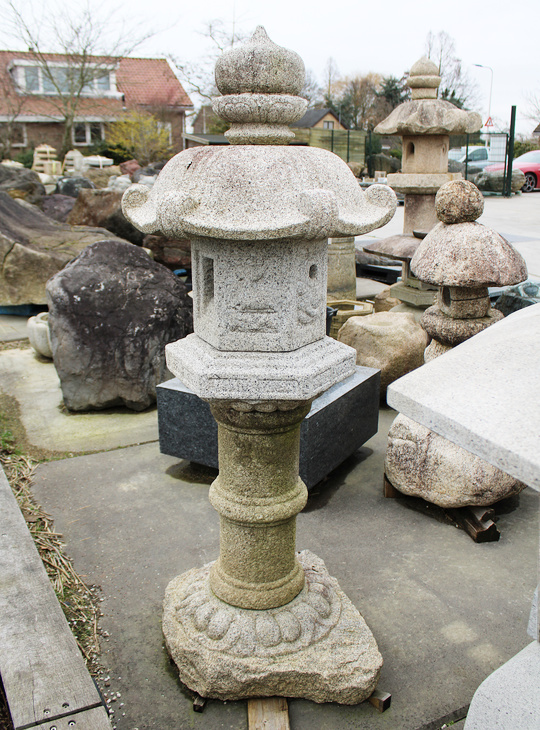 Kasuga Gata Ishidoro, Japanese Stone Lantern - YO01010597