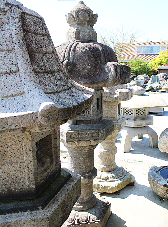 Kasuga Gata Ishidoro, Japanese Stone Lantern - YO01010606 Kasuga Gata Ishidoro, Japanese Stone Lantern - YO01010606