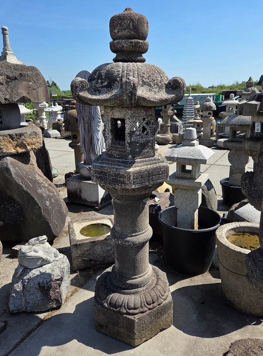 Kasuga Gata Ishidoro, Japanese Stone Lantern - YO01010621