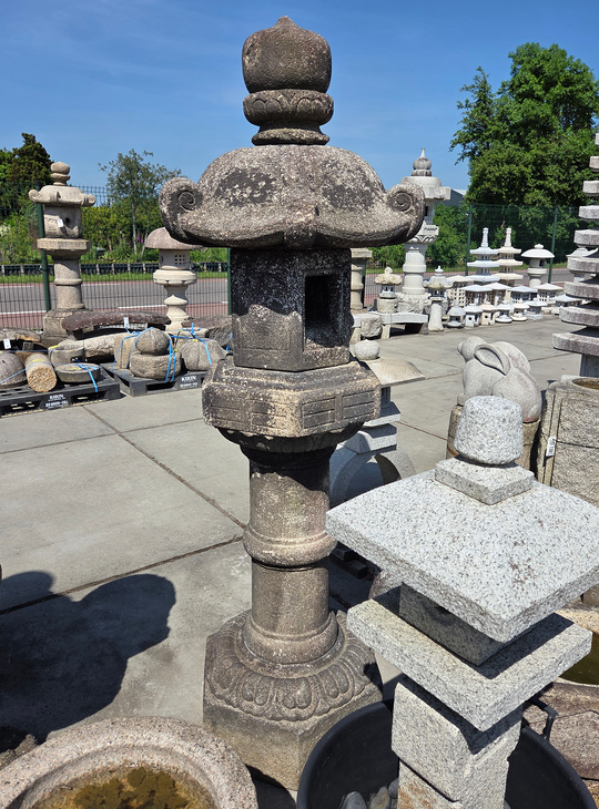 Kasuga Gata Ishidoro, Japanese Stone Lantern - YO01010621