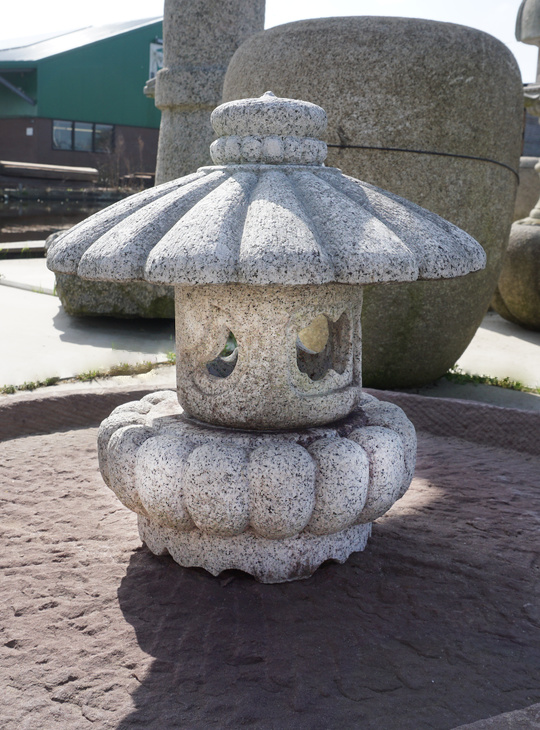 Kiku Tamate Gata Ishidōrō, Japanese Stone Lantern - YO01010260
