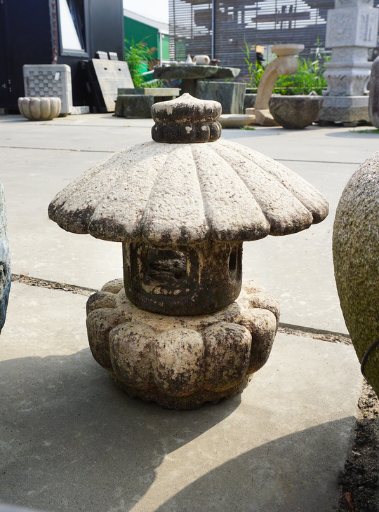 Kiku Tamate Gata Ishidoro, Japanese Stone Lantern - YO01010450