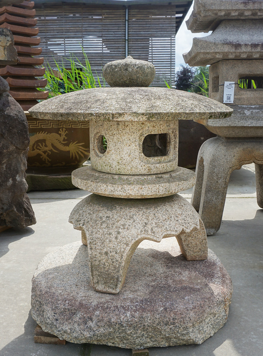 Kodai Maru Yukimi Gata Ishidoro, Japanese Stone Lantern - YO01010395