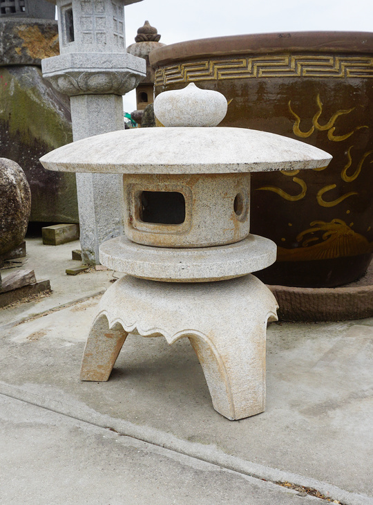 Buy Kodai Maru Yukimi Gata Ishidoro, Japanese Stone Lantern for sale - YO01010424