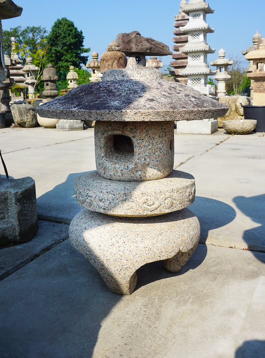 Kodai Maru Yukimi Gata Ishidoro, Japanese Stone Lantern - YO01010469