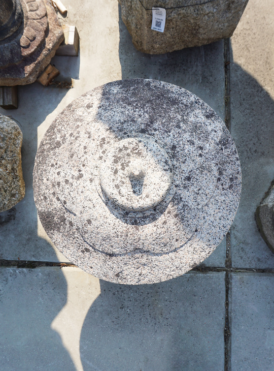 Kodai Maru Yukimi Gata Ishidoro, Japanese Stone Lantern - YO01010469