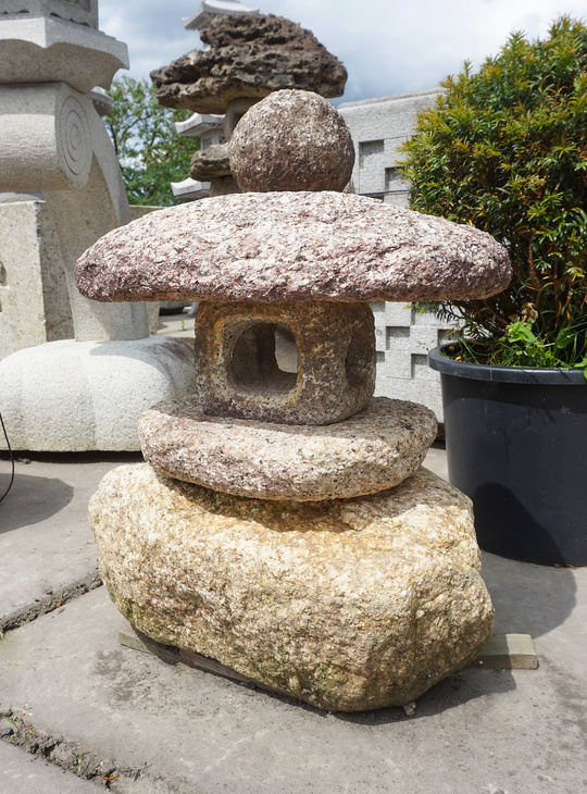 Buy Kodai Tamate Gata Ishidoro, Japanese Stone Lantern for sale - YO01010392