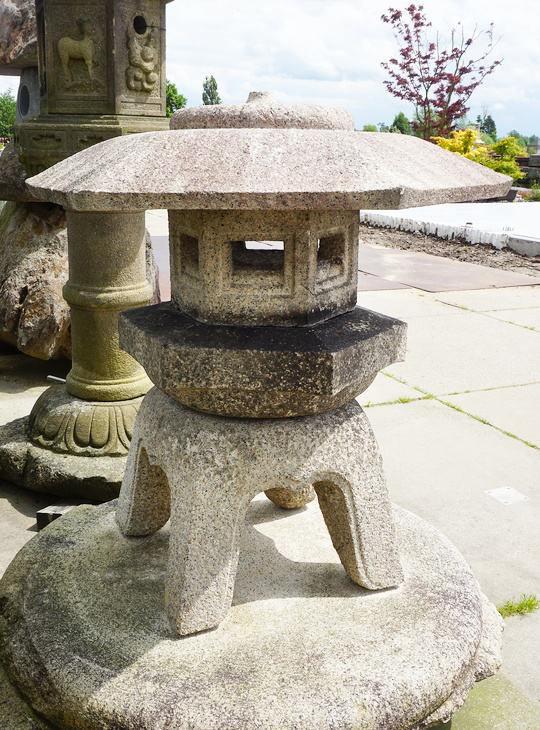 Kodai Yukimi Gata Ishidoro, Japanese Stone Lantern - YO01010403