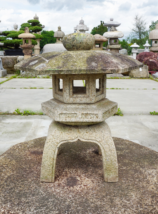 Kodai Yukimi Gata Ishidoro, Japanese Stone Lantern - YO01010404