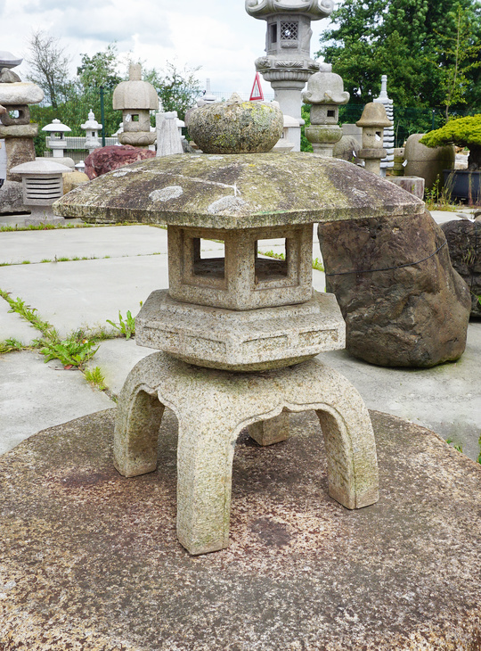 Kodai Yukimi Gata Ishidoro, Japanese Stone Lantern - YO01010404