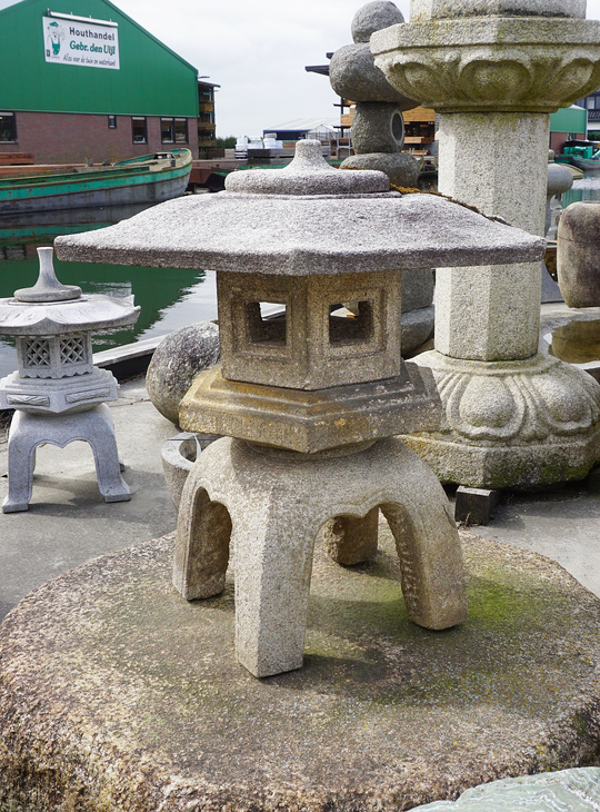 Kodai Yukimi Gata Ishidoro, Japanese Stone Lantern - YO01010545