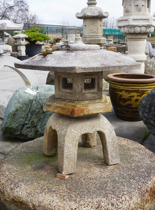 Kodai Yukimi Gata Ishidoro, Japanese Stone Lantern - YO01010545