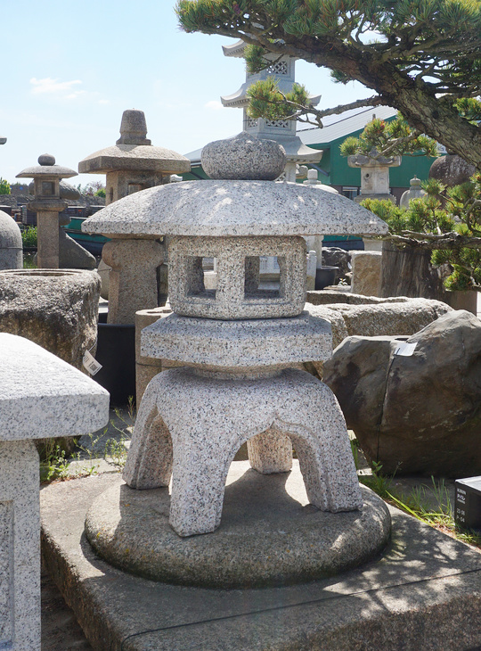 Kodai Yukimi Gata Ishidoro, Japanese Stone Lantern - YO01010552