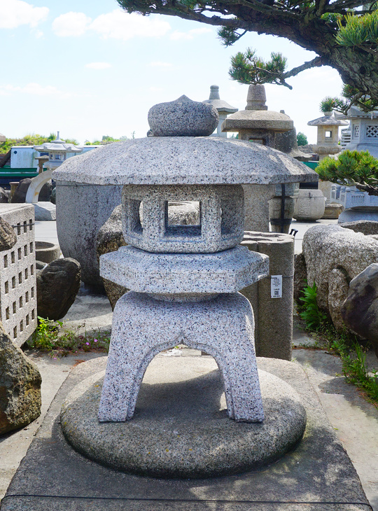 Kodai Yukimi Gata Ishidoro, Japanese Stone Lantern - YO01010552