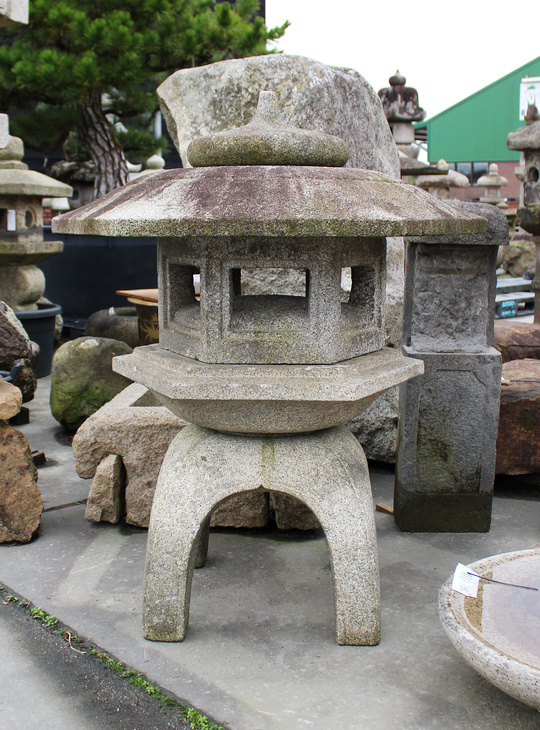 Kodai Yukimi Gata Ishidoro, Japanese Stone Lantern - YO01010570