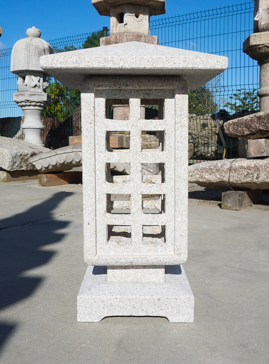 Komichi Ishidoro, Stone Lantern - YO01020031