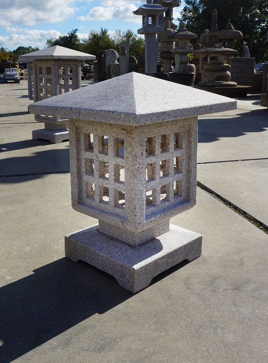 Komichi Ishidoro, Stone Lantern - YO01020033